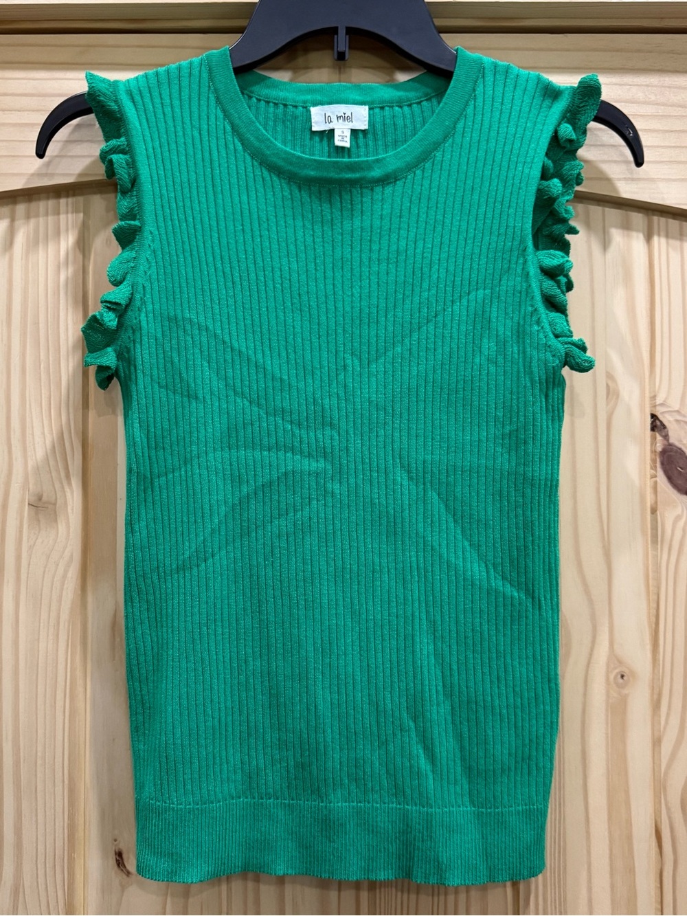 LA MIEL Green Ribbed Ruffle Sleeve Tank